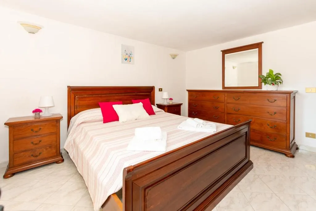 Holiday home Casa Delle Arance Villa Acilia Italy